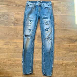🩷 👖 Distressed Kancan Skinny Jeans 👖🩷